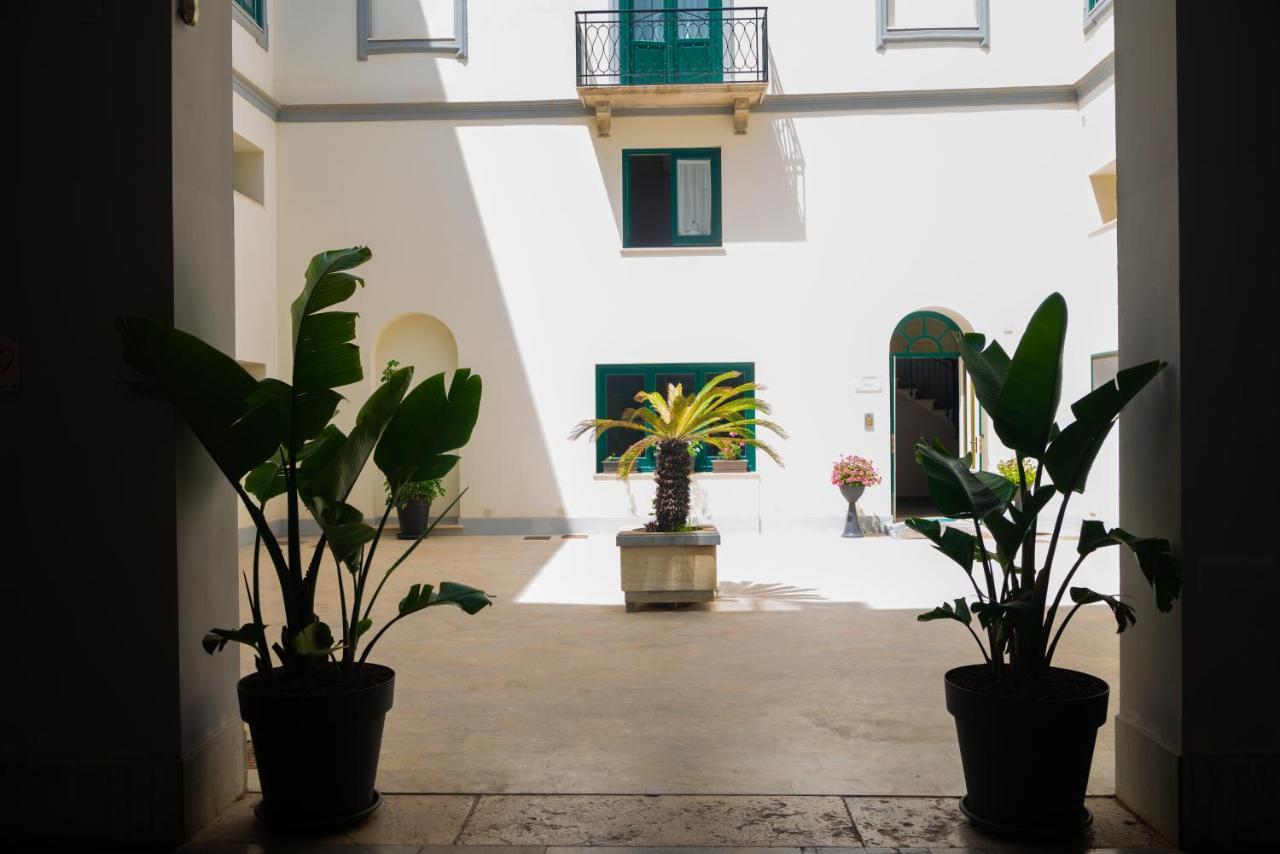 Historico Loft & Rooms Palazzo Adragna XIX Трапани Экстерьер фото