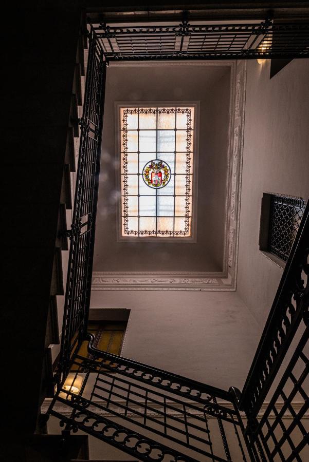 Historico Loft & Rooms Palazzo Adragna XIX Трапани Экстерьер фото