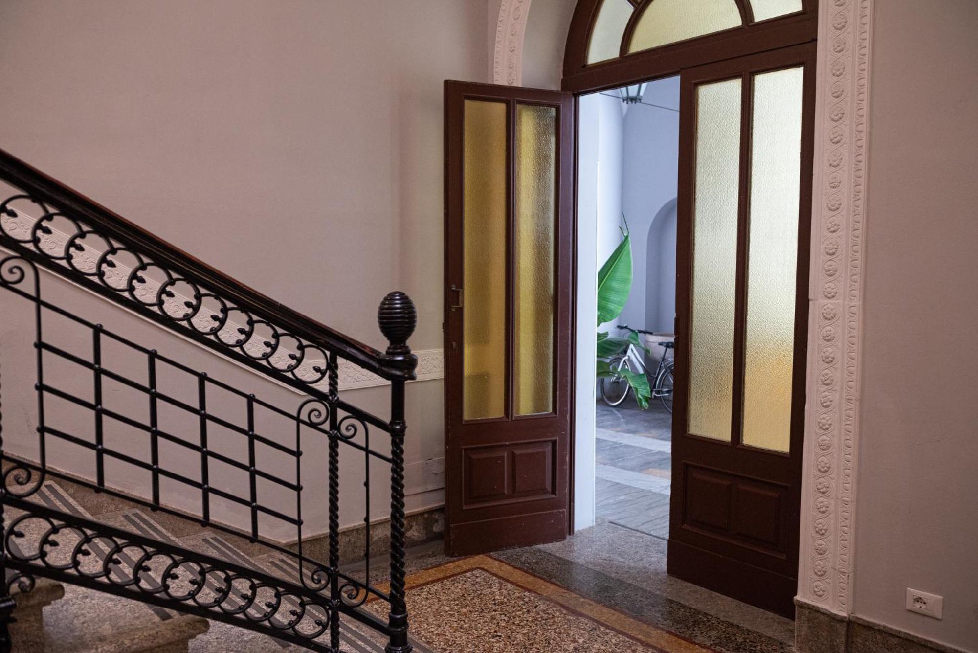 Historico Loft & Rooms Palazzo Adragna XIX Трапани Экстерьер фото
