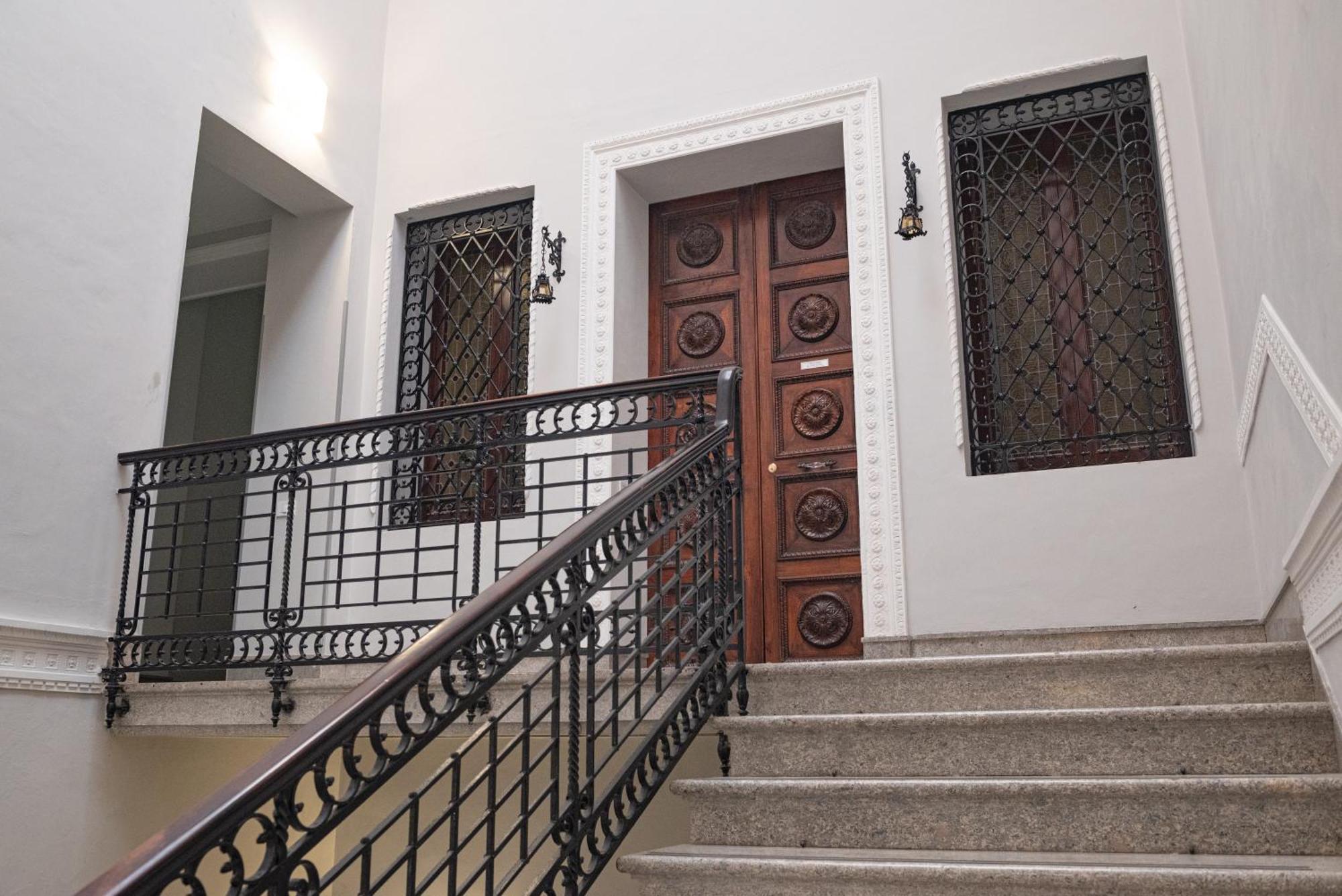 Historico Loft & Rooms Palazzo Adragna XIX Трапани Экстерьер фото