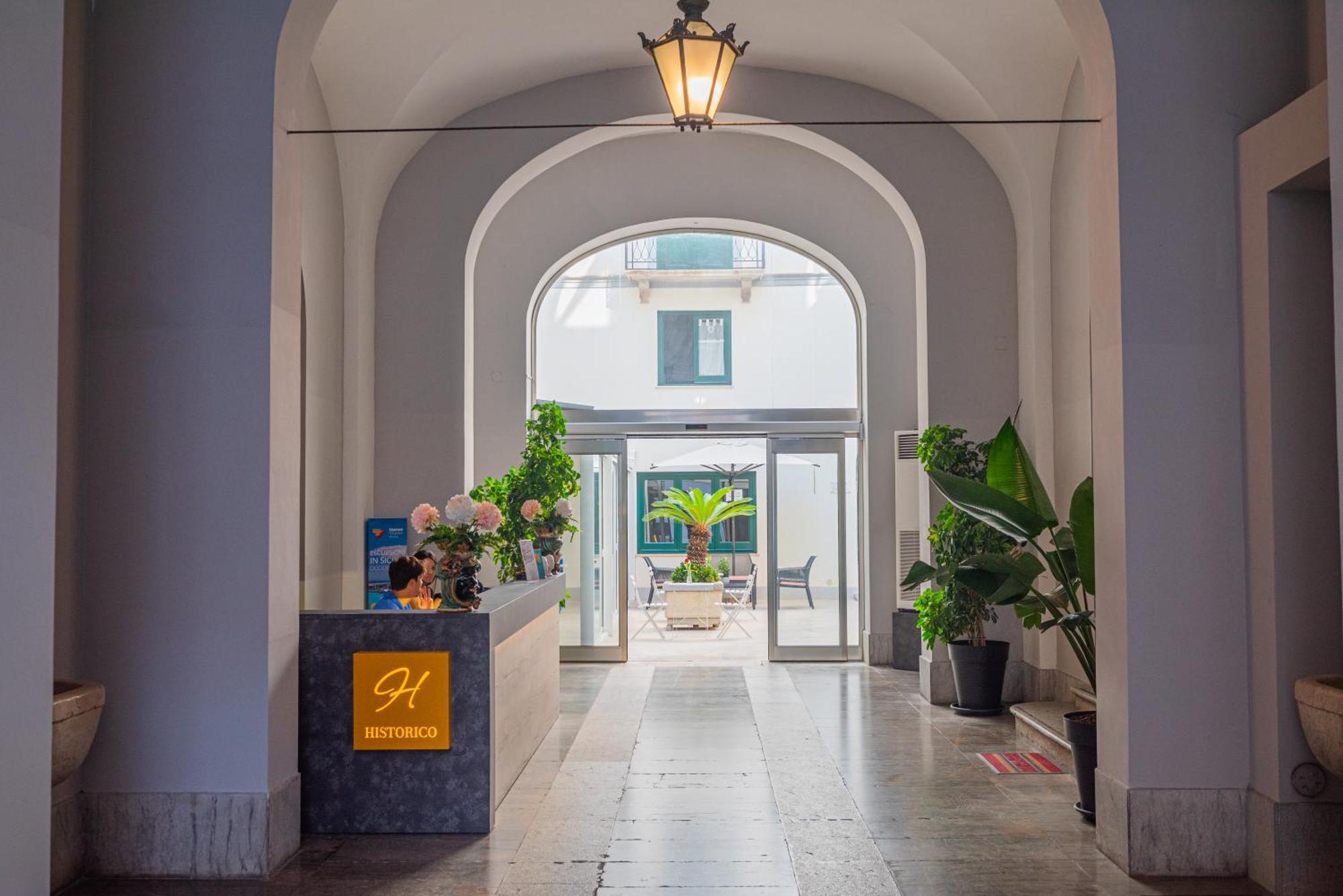 Historico Loft & Rooms Palazzo Adragna XIX Трапани Экстерьер фото